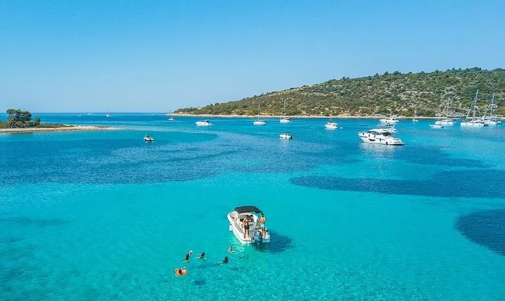 Adriatica Tour ( Blue Lagoon and Solta) from Trogir