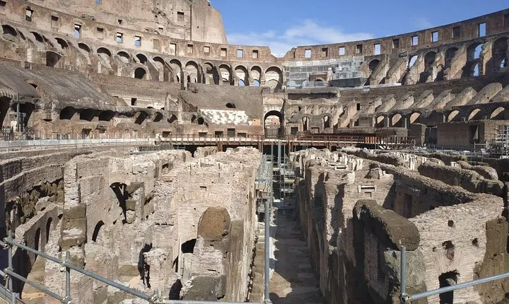 Private Colosseum Roman Forum and Palatine Walking Tour