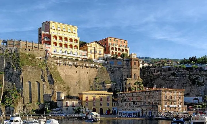 Transfer from Naples to Positano with stop Sorrento or Vice Versa