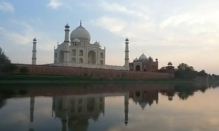 Private Day Tour to Taj Mahal from Delhi
