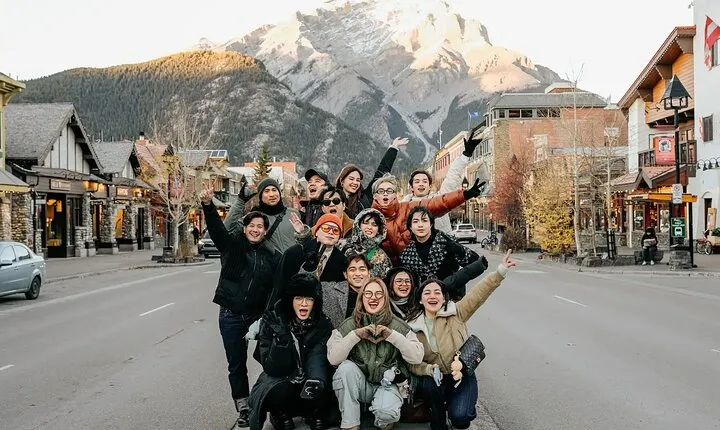 Banff Explorer Private Tour with Lake Louise and Moraine Lake