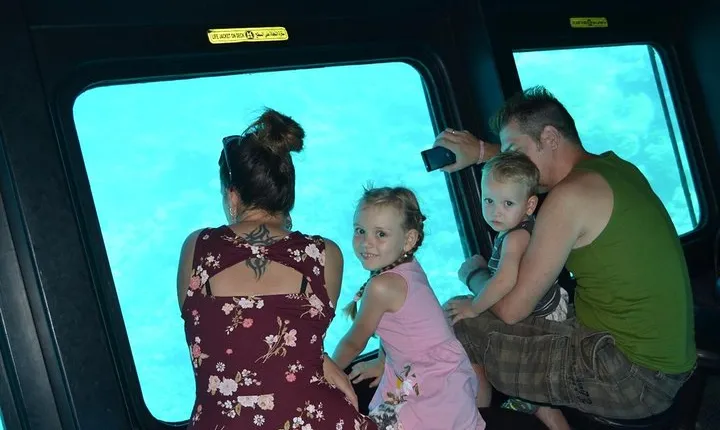 Marsa Alam: Semi Submarine & Coral Viewing Tour & Snorkeling
