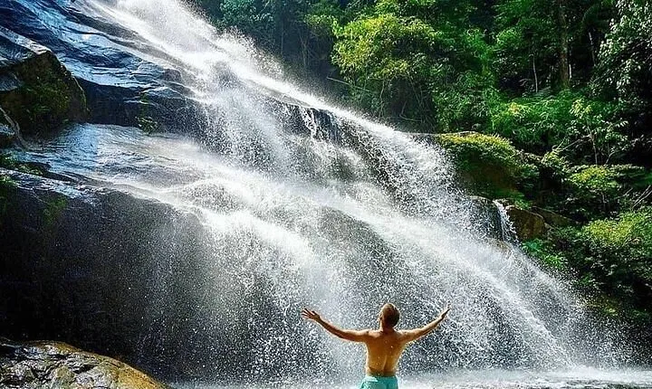 Batu Caves, Waterfalls, Hotspring, Batik & Pewter Tour with Lunch