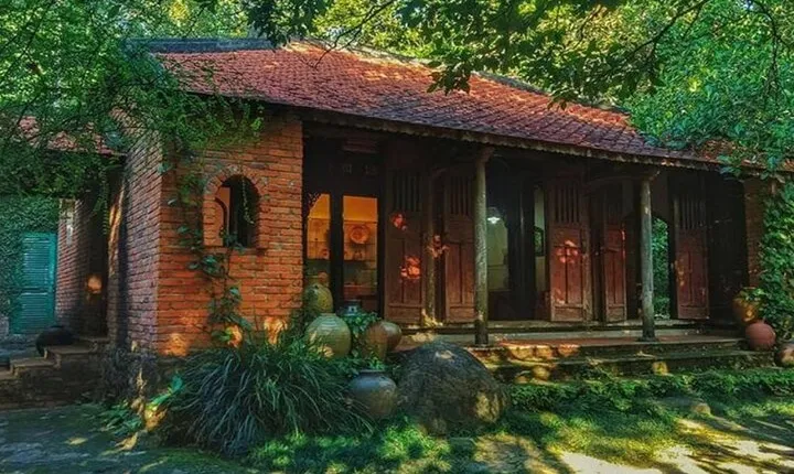 Experience Traditional Vietnamese Costumes at Dong Dinh Museum