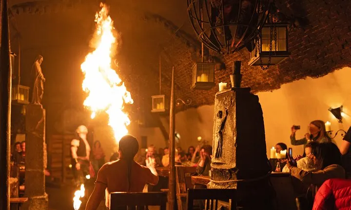 Prague to Detenice Medieval Castle, Brewery and Dinner Experience