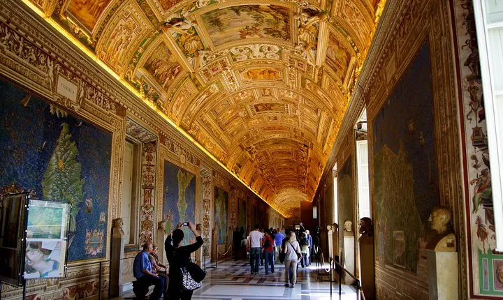 Vatican Wheelchair Private Tour with Skip the Line Tickets