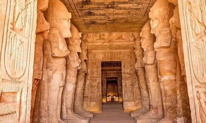 Abu Simbel Day Trip from Luxor to Aswan Reverse