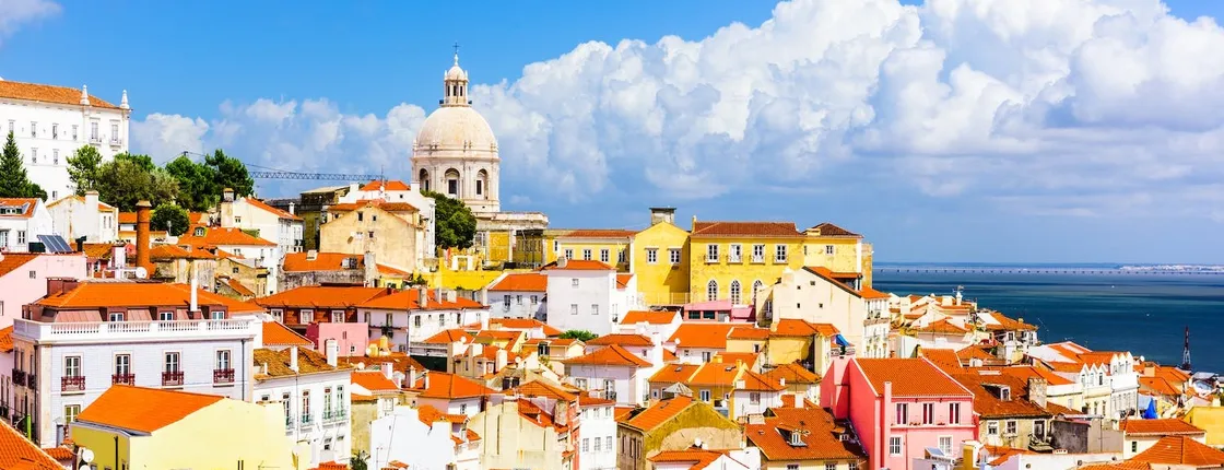 Alfama district self-guided walking tour in Lisbon