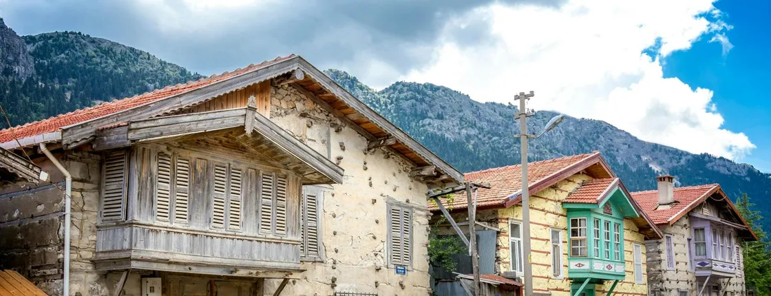 Ormana Tour including button houses and lunch