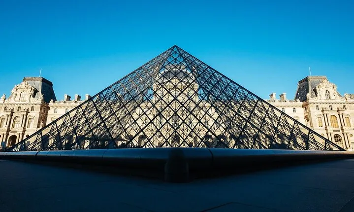 Private Vintage Car Tour with Versailles & BVA Airport Transfers