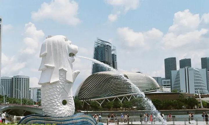 Private Tour: Empress Place Walking Tour