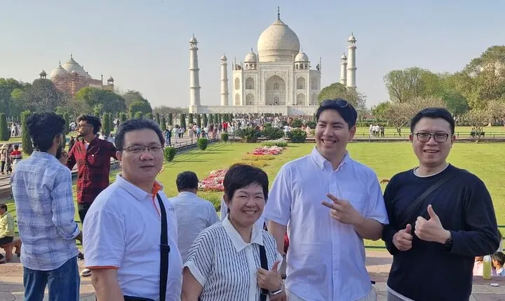  Agra Private Luxury Car Sightseeing Tour
