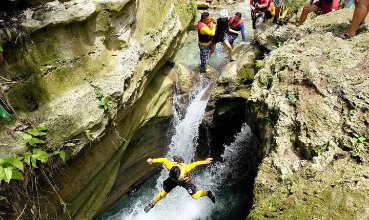 Canyoneering in Kawasan Badian Tour with Lunch & Transportation