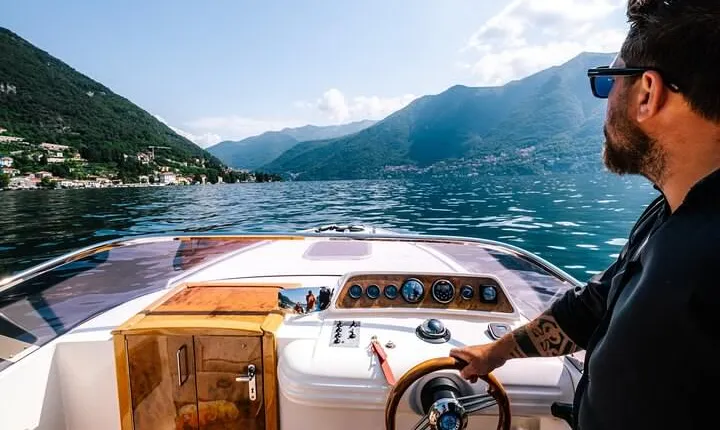 Private Cruise on Lake Como with Speedboat from 1H to 4H