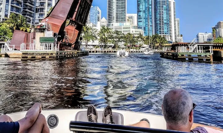 3 hours - Fort Lauderdale Scenic Boat Tour - max 6 pax
