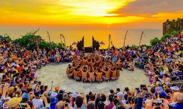 Uluwatu Temple and Kecak Dance Sunset Private Tour