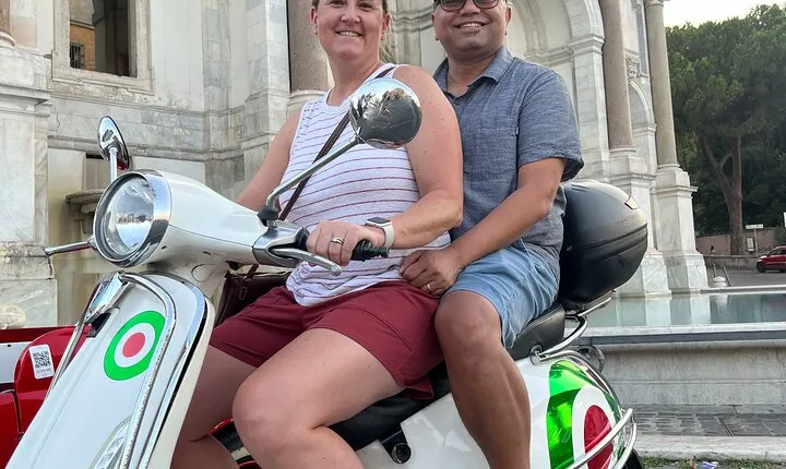 Vespa Self Drive Tour in Rome (Experience Driving a scooter)