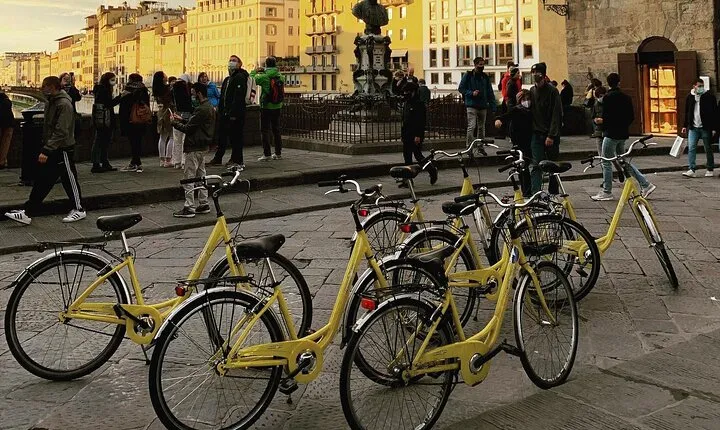 Fully equipped city bike to discover Florence - 1 day rental