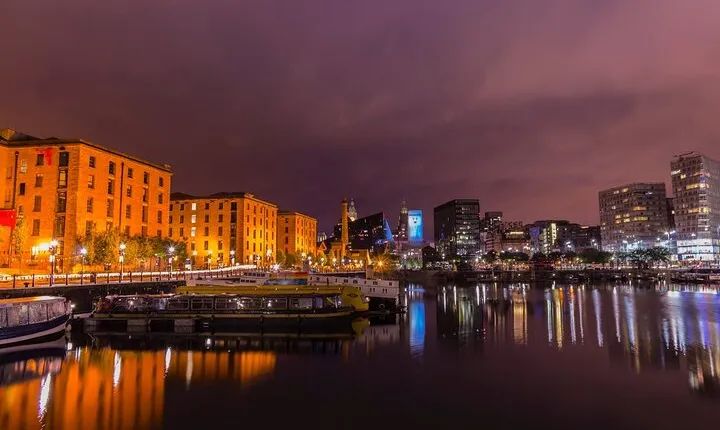 Private Walking Tour of Liverpool with a local tour guide