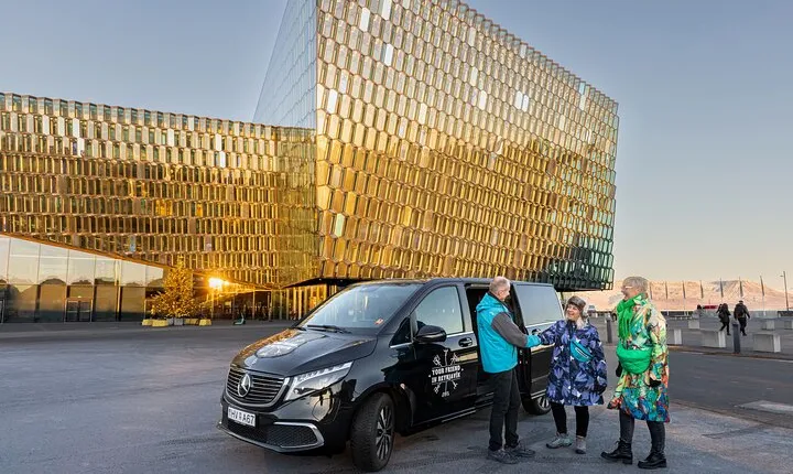 Private 3 Hours Tour with Airport Transfer in Reykjavik