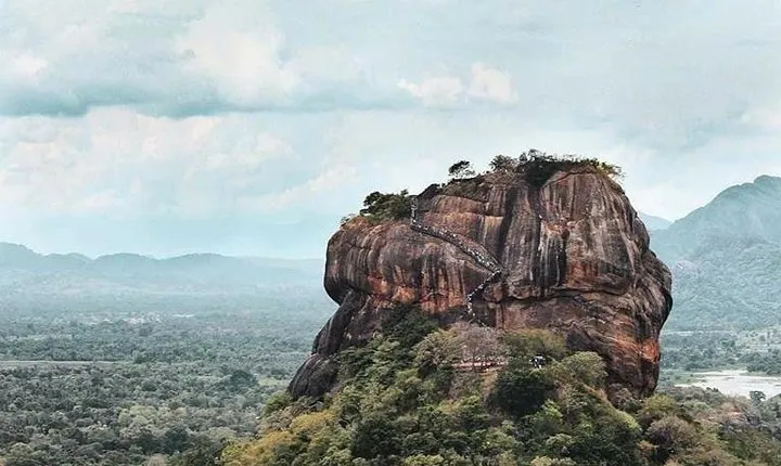 Day Tour to Dambulla & Sigiriya from Colombo Group (4- 15 people)
