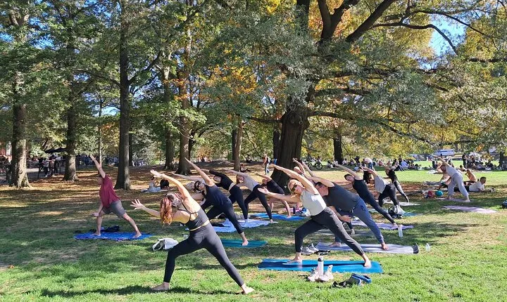1 Hour Group Yoga Class in Central Park