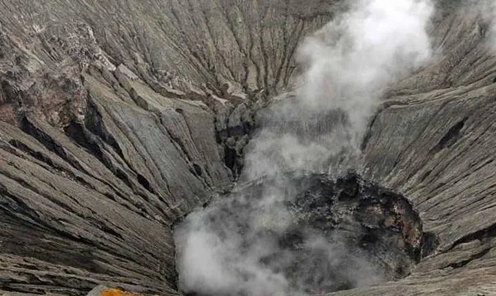 Active Volcanoes Bromo and Ijen - Start Surabaya 3 Days and 2 Nights