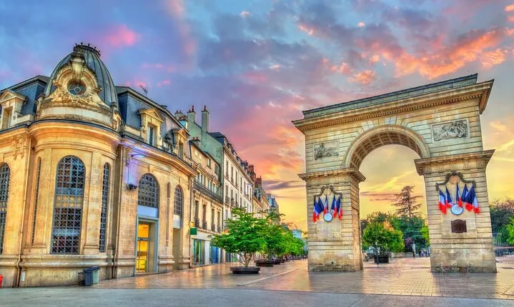 Secrets of Dijon: Explore the City with Clues and Stories
