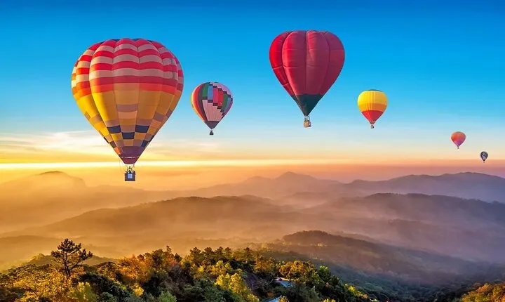 Sunrise Hot Air Balloon Adventure in Chiang Mai