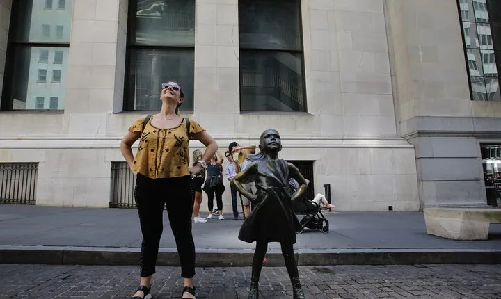 The Spies of Wall Street