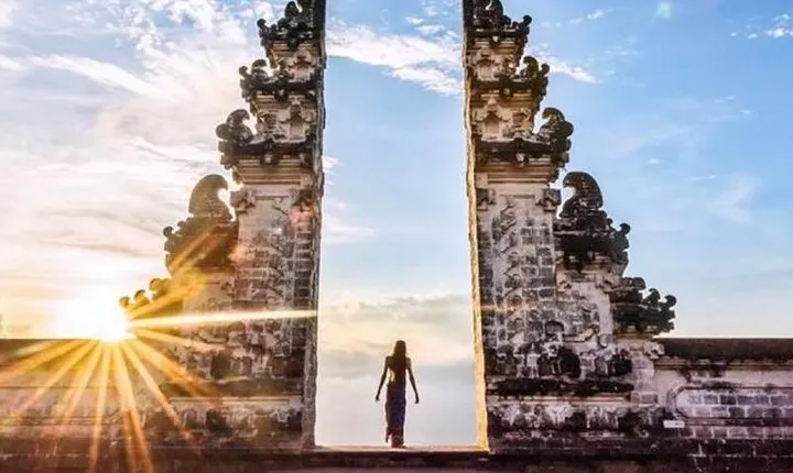 Gates of Heaven Temple and Blue Lagoon Snorkeling with All-inclusive