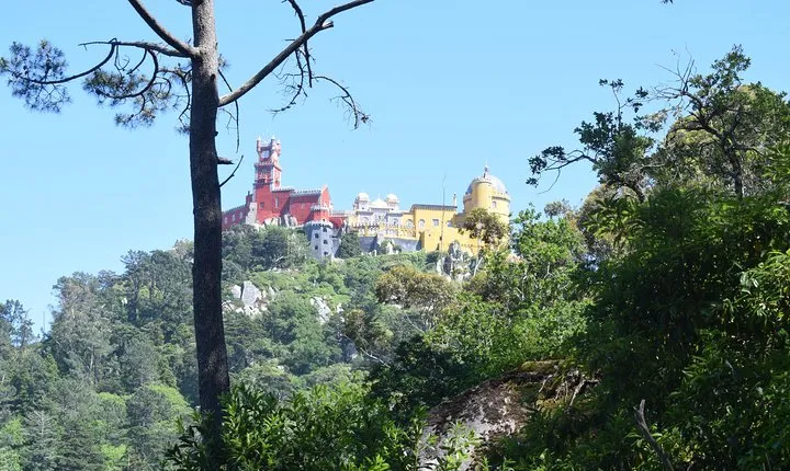 Sintra and Cascais with a Local Guide - Group tour starting from Sintra