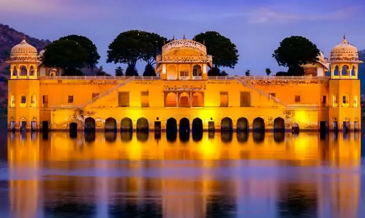 Private Jaipur Tour from Delhi by Express Train