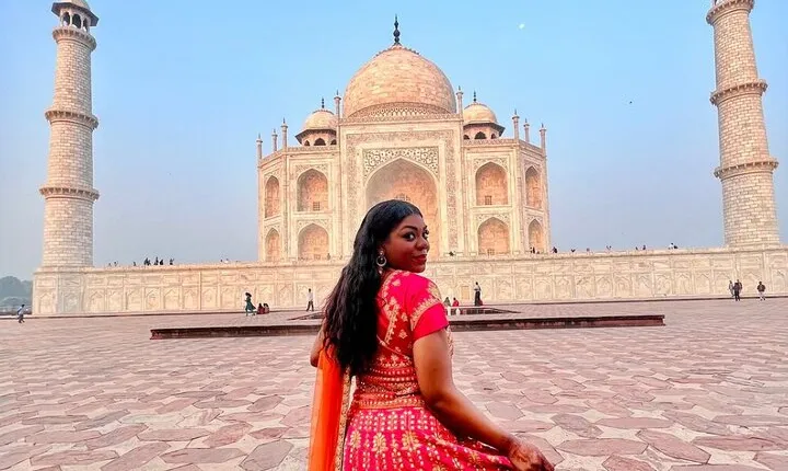 Overnight Agra Tour from Delhi: Taj Mahal, Fort & Baby Taj by Car