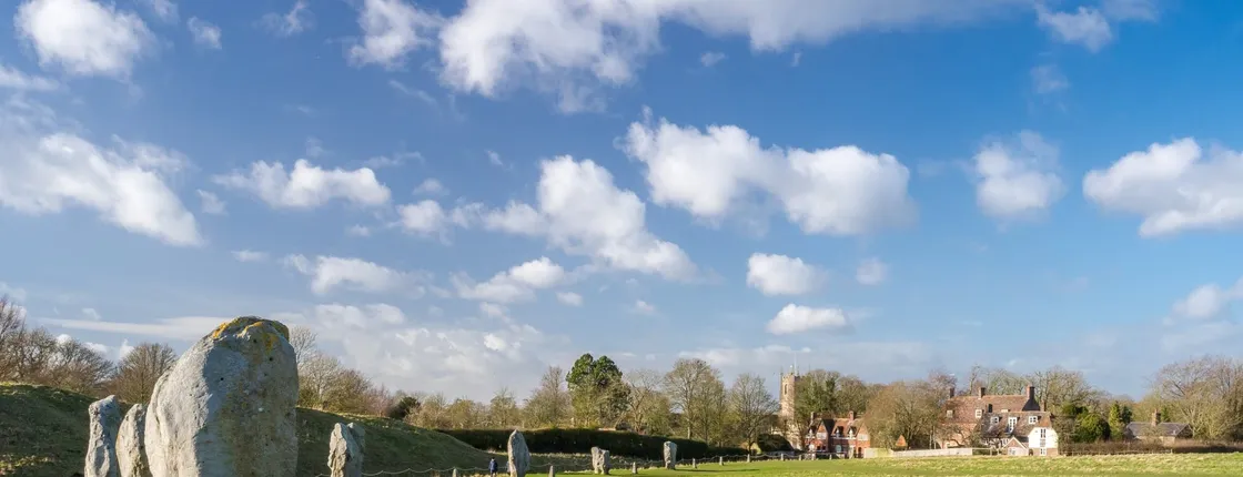 Stonehenge and the Cotswolds Guided Tour from Bristol