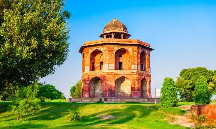 Monuments of Delhi (Guided Half Day Sightseeing City Tour)