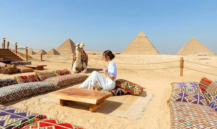 Giza Pyramids & Sphinx Tour with Lunch at 9 Pyramids (Half-Day)