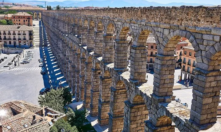 8h Private Car + driver to Segovia from Madrid