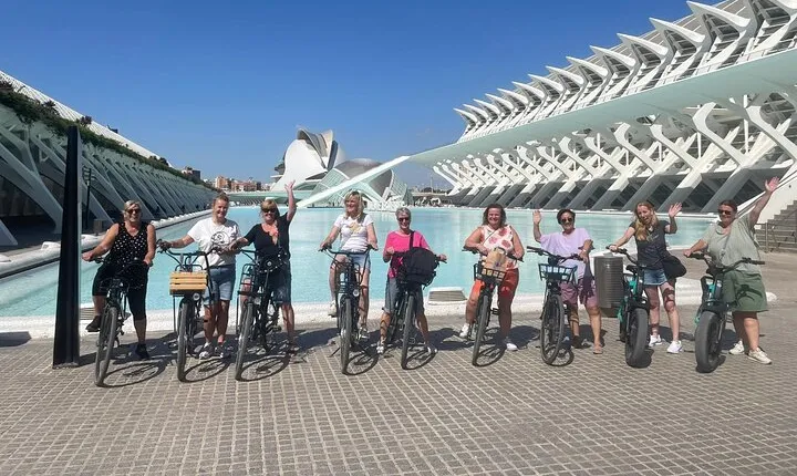 Valencia (Ruzafa): Guided Bike Tour of the city's highlights.