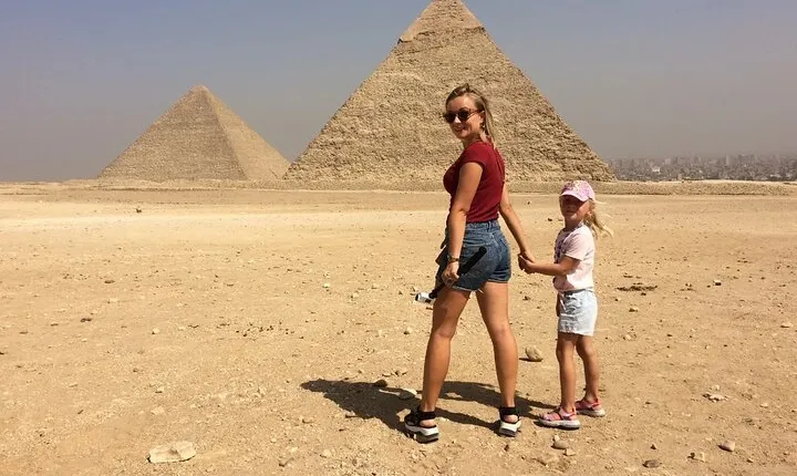 Full day tour to Giza Pyramids Memphis City And Sakkara Pyramid