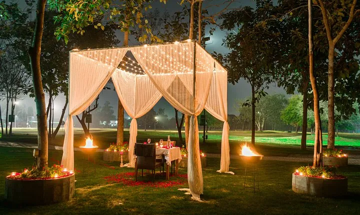  Instagram Photoshoot With Romantic Dinner Date - Private Cabana under the Stars