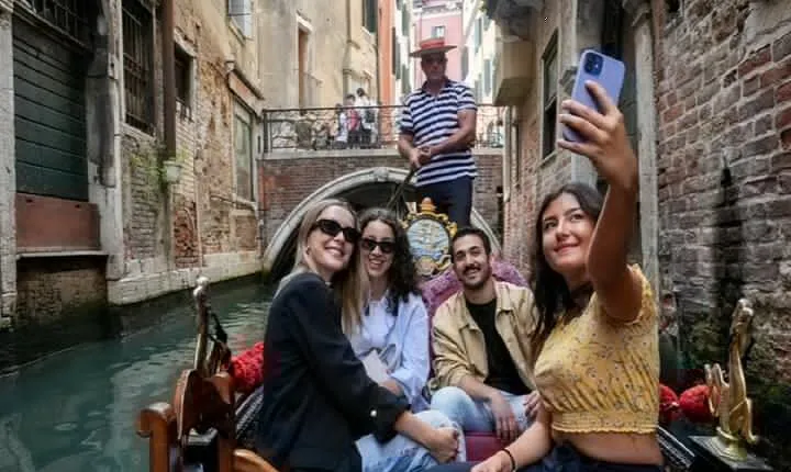 St Marks, Doges Palace, with Murano and Burano & Gondola Ride