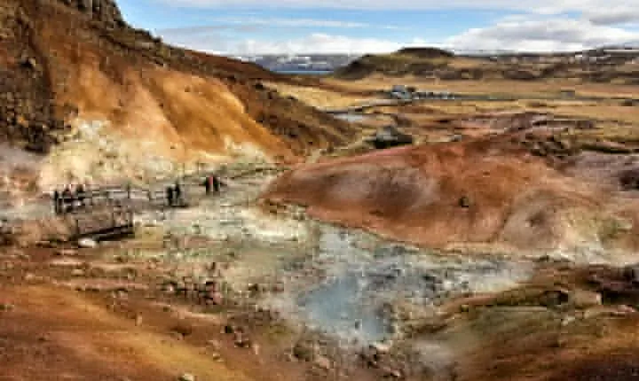 Reykjanes Geopark Small-Group Tour with Airport Transfer