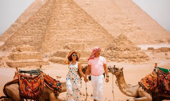 Private Guided Tour to Giza Pyramids Sphinx Camel Ride and Lunch