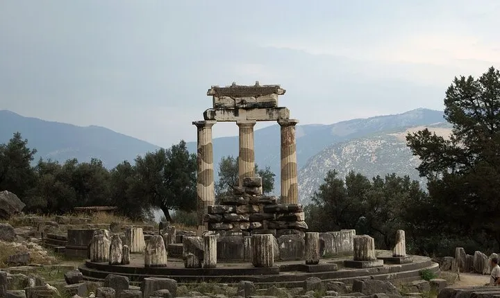 Full Day Tour from Athens to Delphi