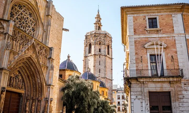 Explore Valencia in 60 minutes with a Local