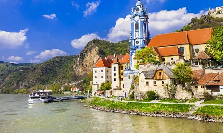 Vienna: Melk Abbey and Schonbrunn Palace Private Guided Tour