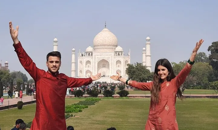 Guided Taj Mahal & Agra Fort With Mother Teresa's Missionaries Tour From Delhi