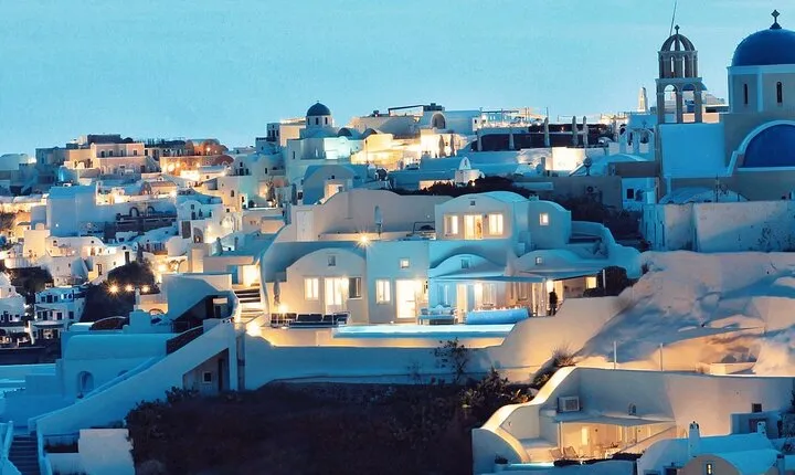 Santorini Classic Highlights and Sightseeing Private Tour