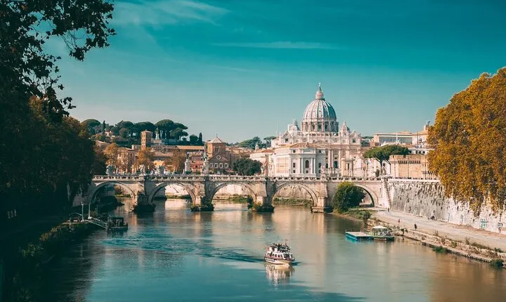 Walking tour in Rome 4hour private experience